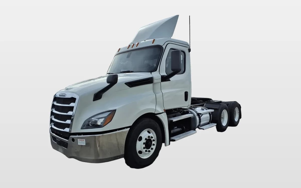 2020 Freightliner Cascadia — photo 1