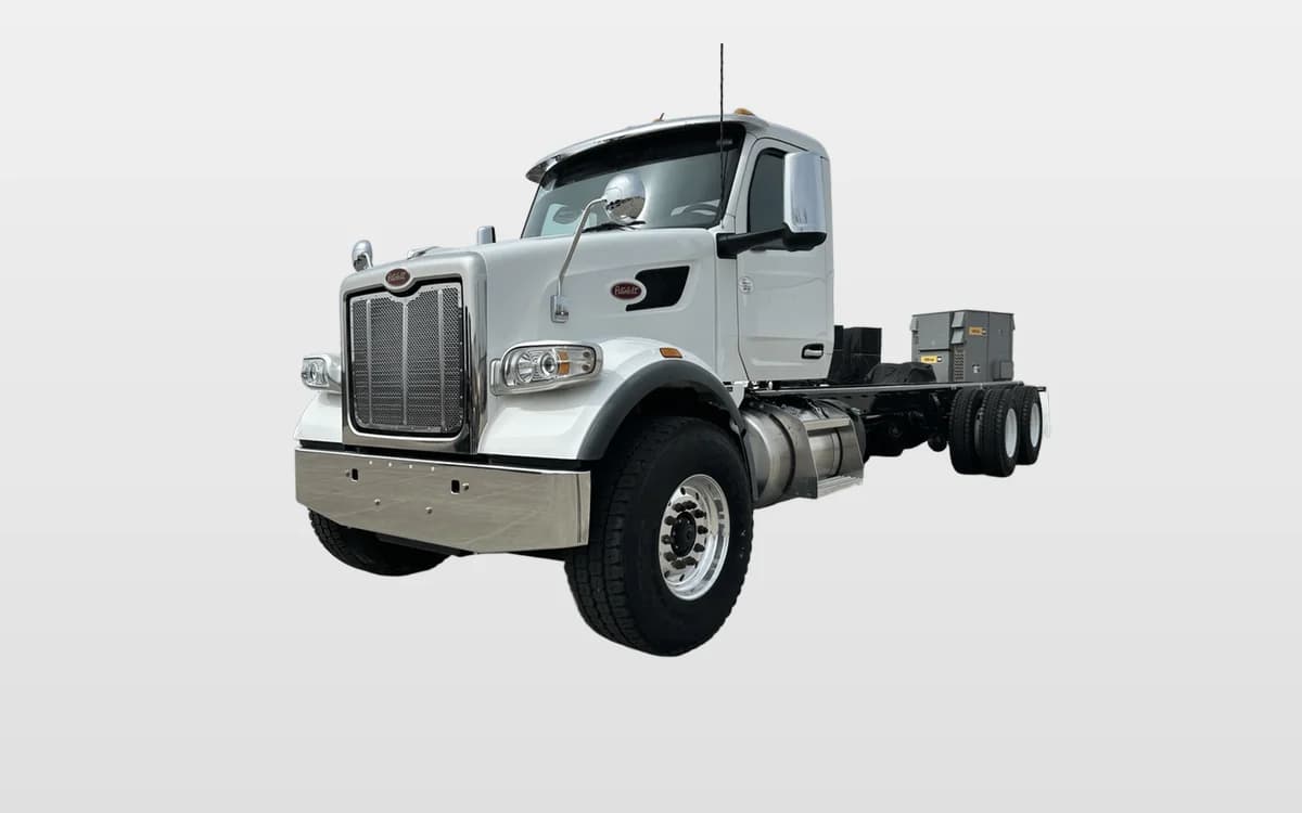 2024 Peterbilt 567 — photo 1