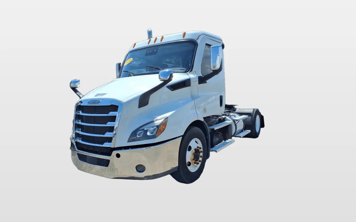 2020 Freightliner Cascadia — photo 1