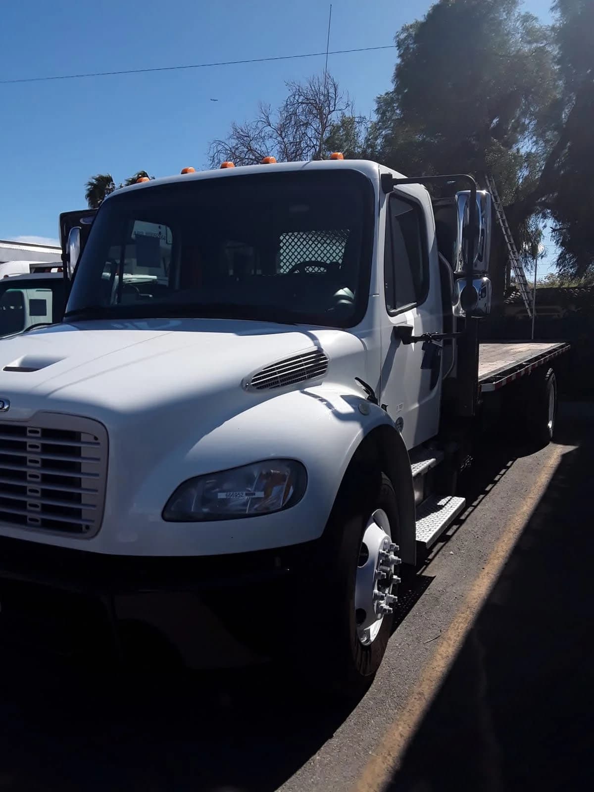 2017 Freightliner M2 106