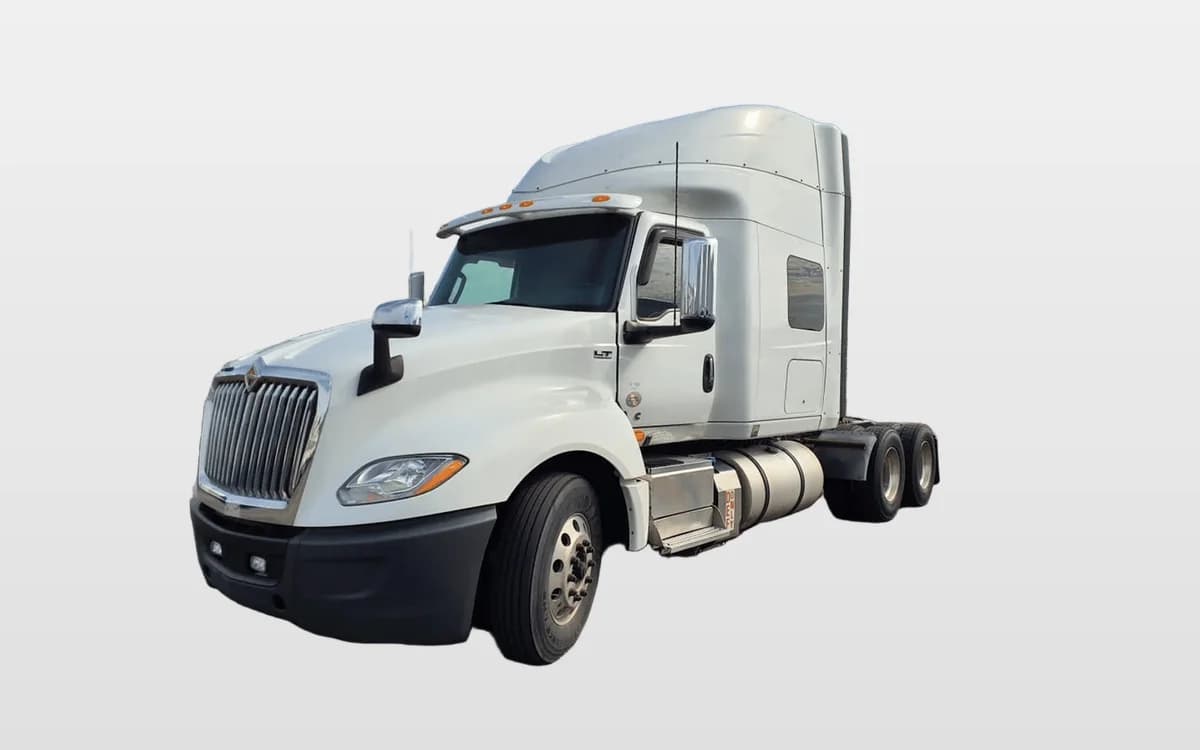 2019 International LT — photo 1