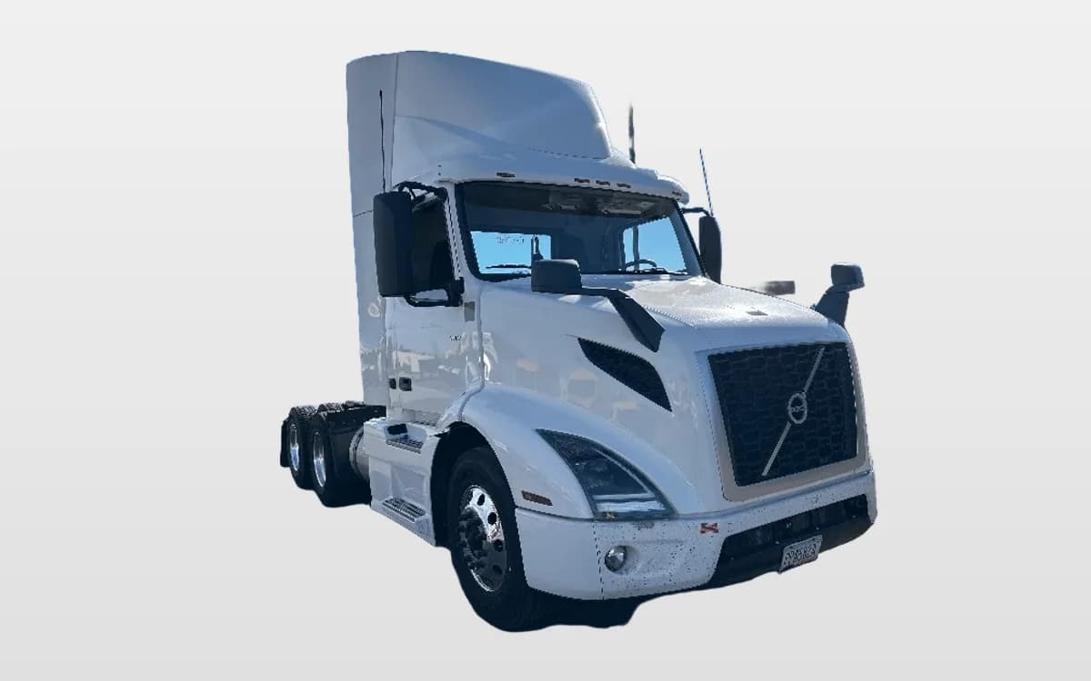2021 Volvo VNR 640 — photo 1