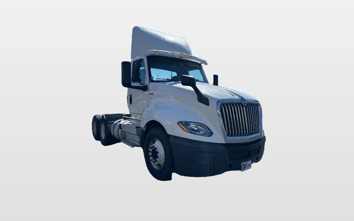 2019 International LT — photo 1