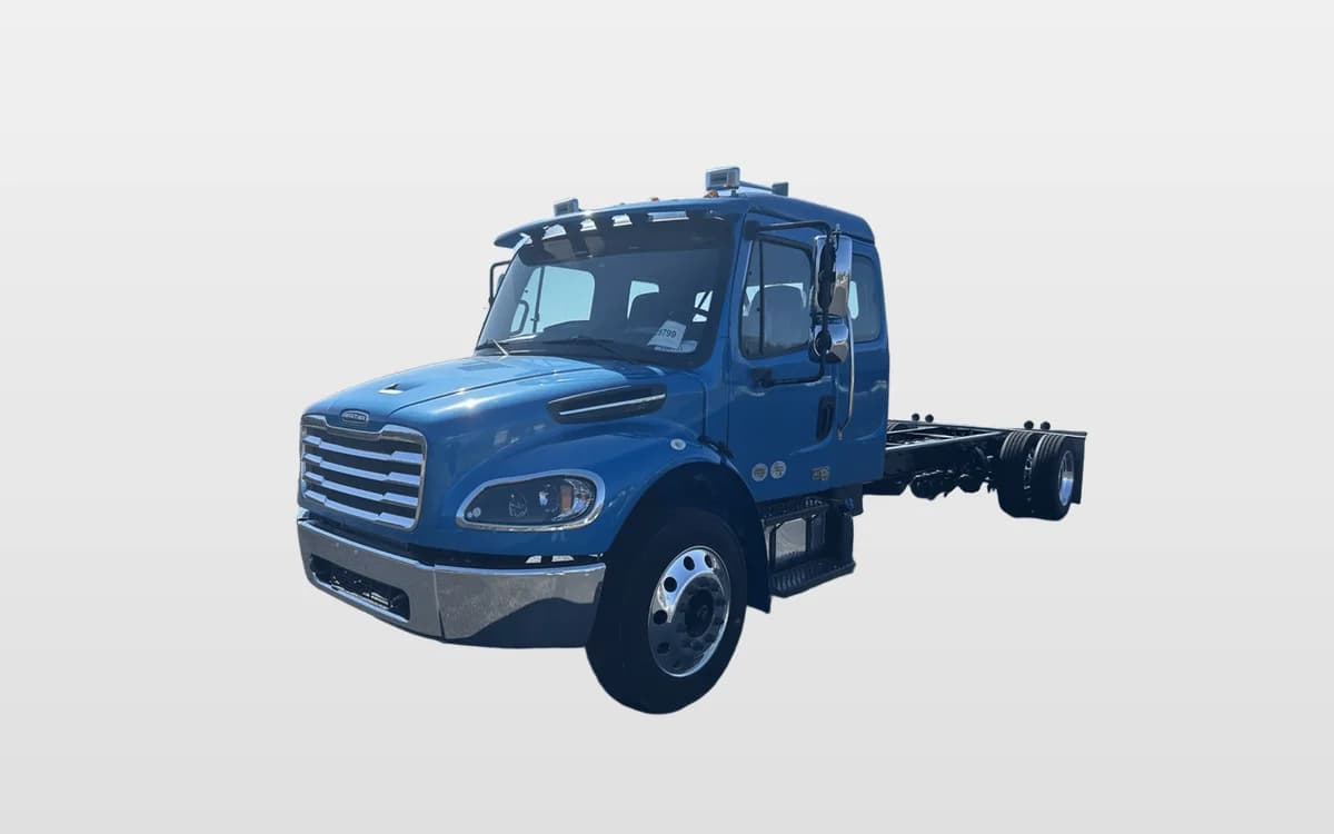 2025 Freightliner M2 106 — photo 1