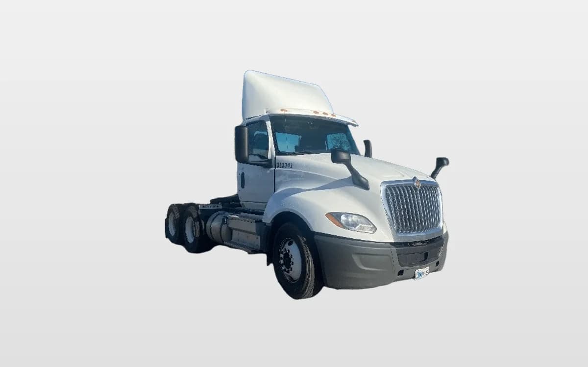 2018 International LT — photo 1