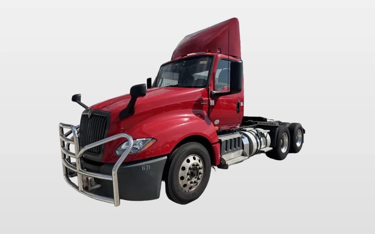 2018 International LT — photo 1