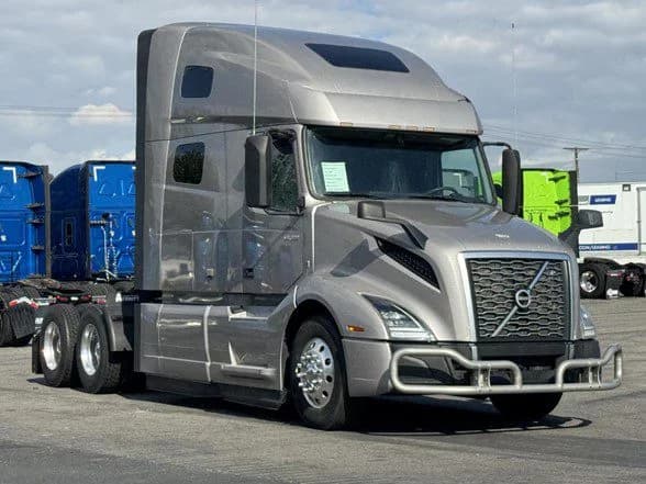 2022 Volvo VNL 760