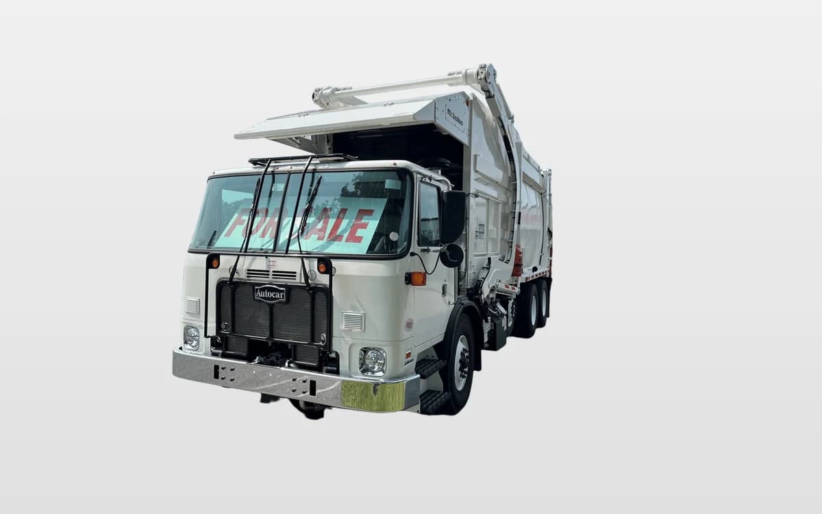 2024 Autocar — photo 1