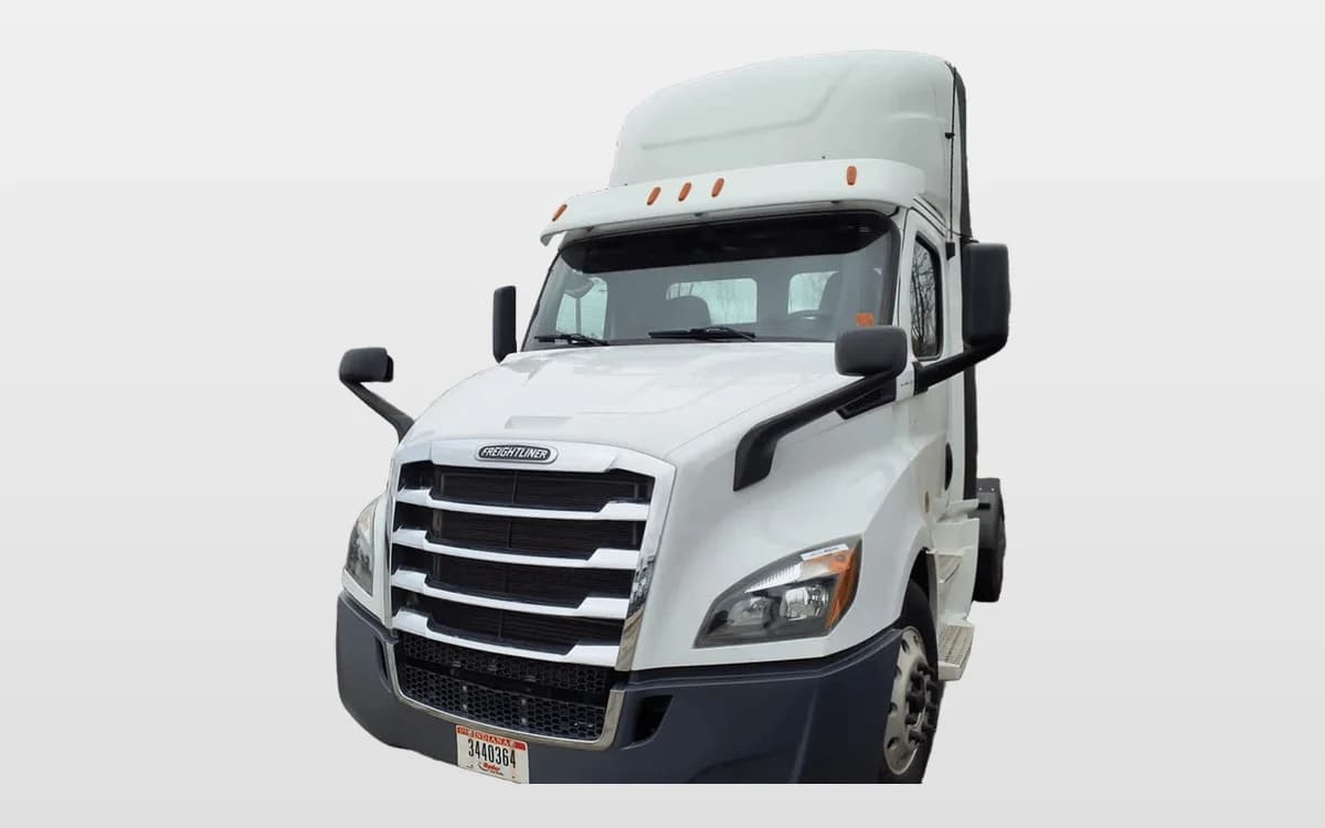 2020 Freightliner Cascadia — photo 1
