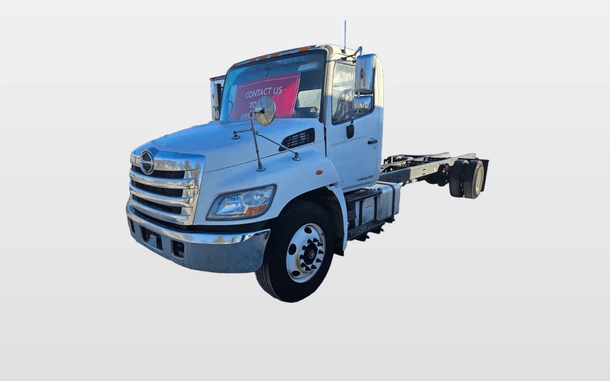 2016 Hino 338 — photo 1