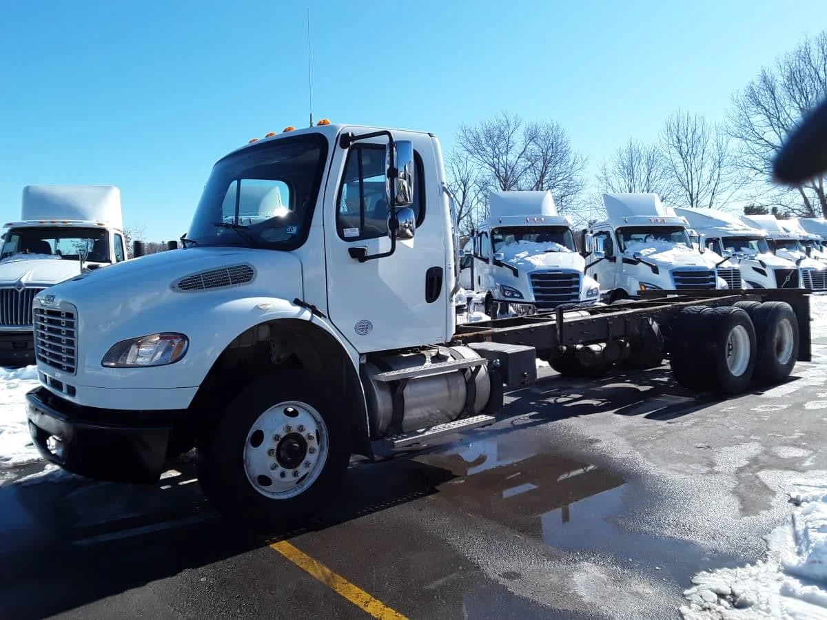 2019 Freightliner M2 106