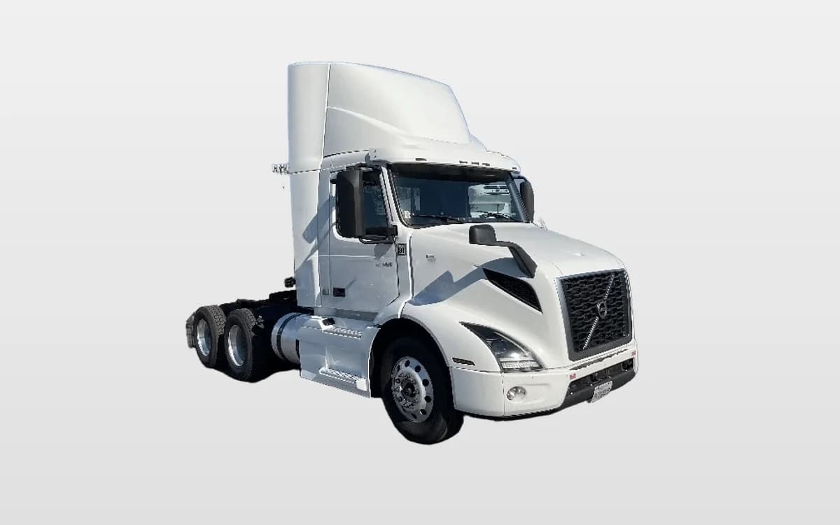 2020 Volvo VNR 640 — photo 1