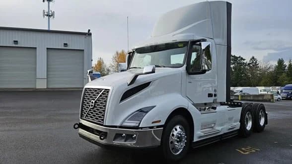 2025 Volvo VNL 300