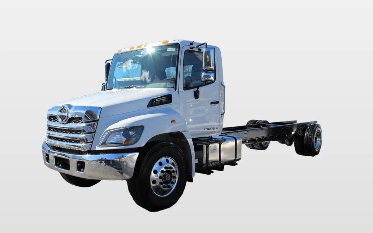 2025 Hino L6 — photo 1