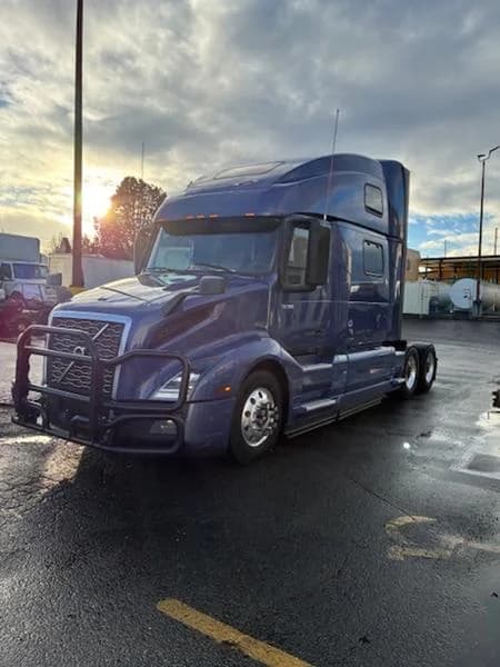 2021 Volvo VNL 860