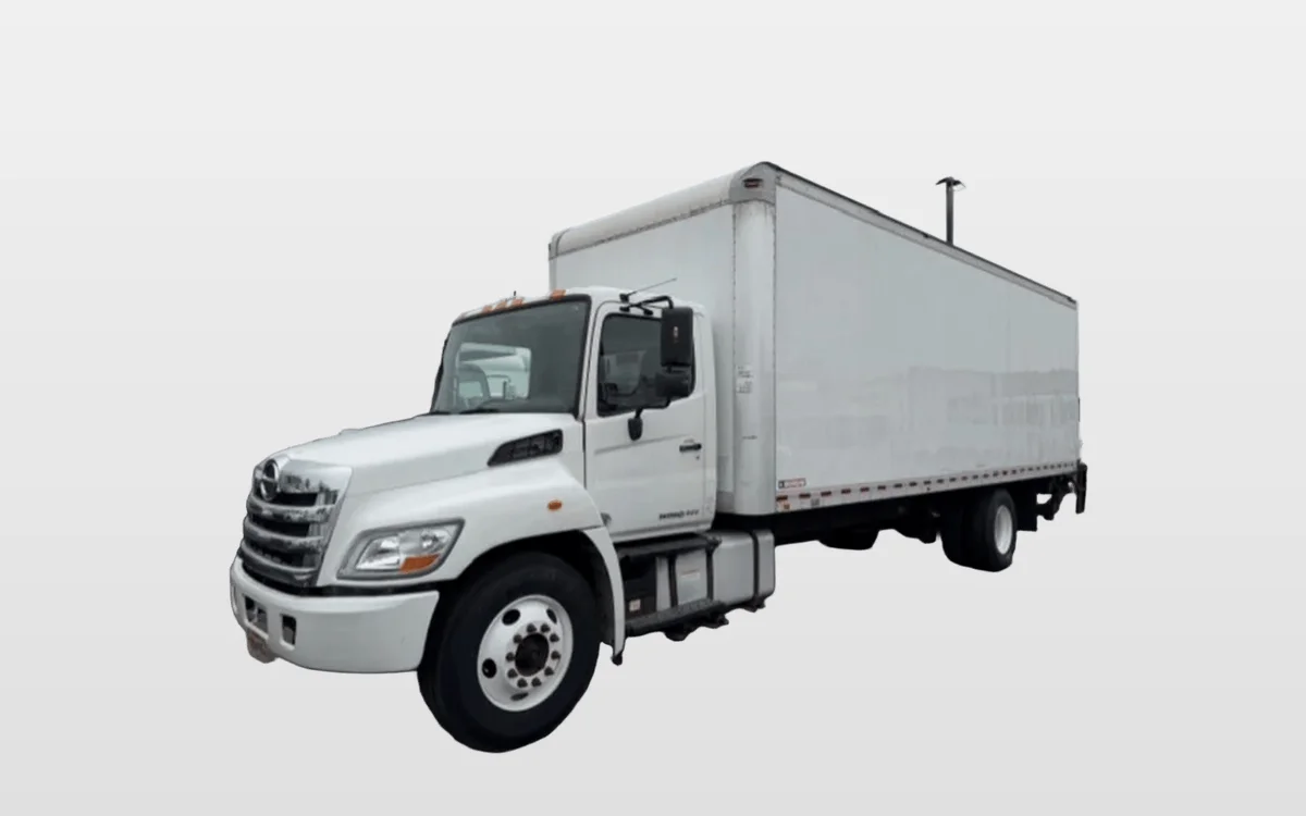 2017 Hino 268 — photo 1