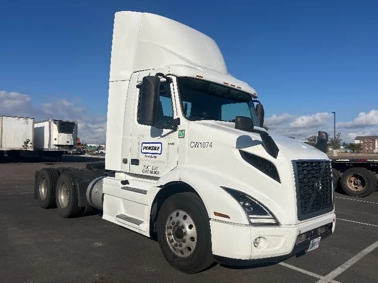 2021 Volvo VNR 640