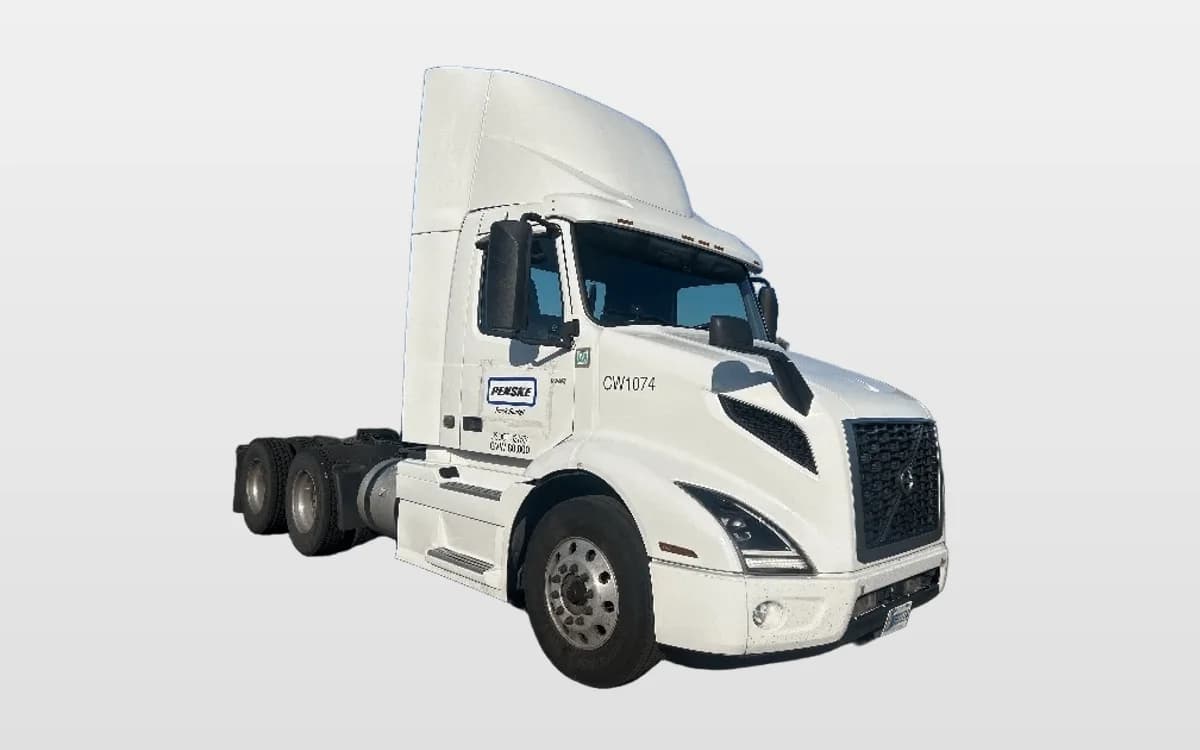 2021 Volvo VNR 640 — photo 1