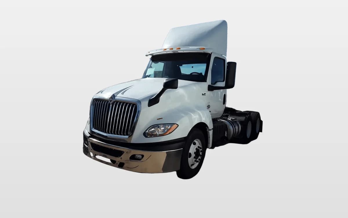 2019 International LT — photo 1