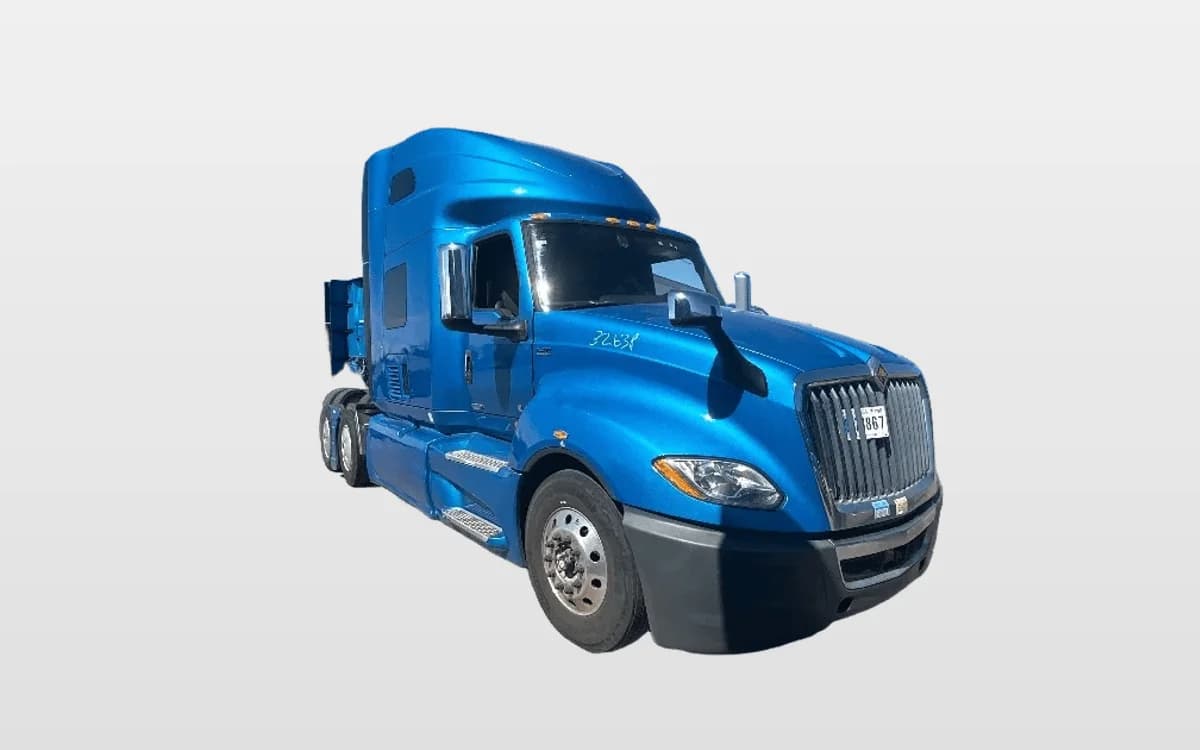 2021 International LT — photo 1