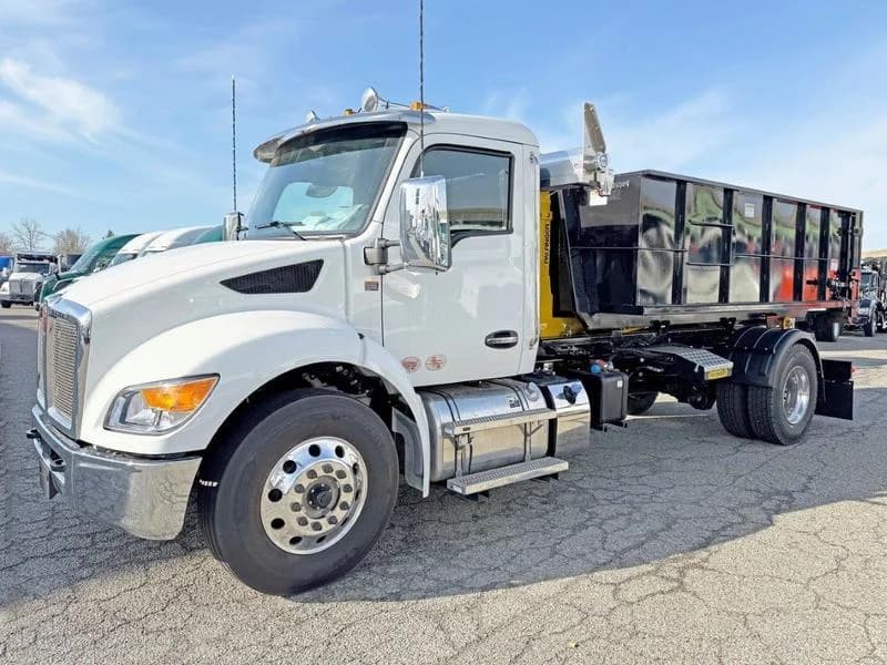 2025 Kenworth T380