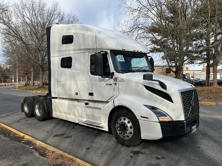 2022 Volvo VNL 760