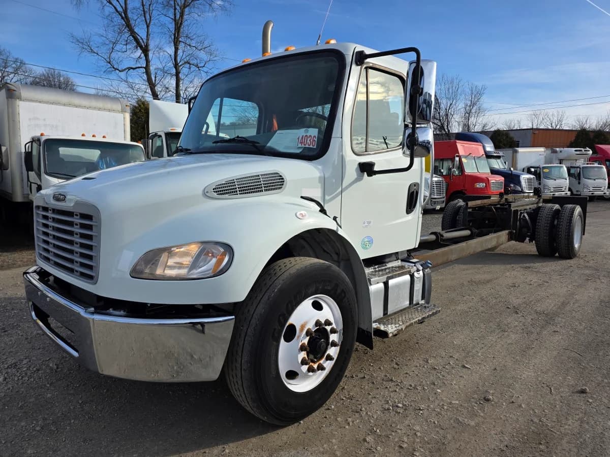 2017 Freightliner M2 106