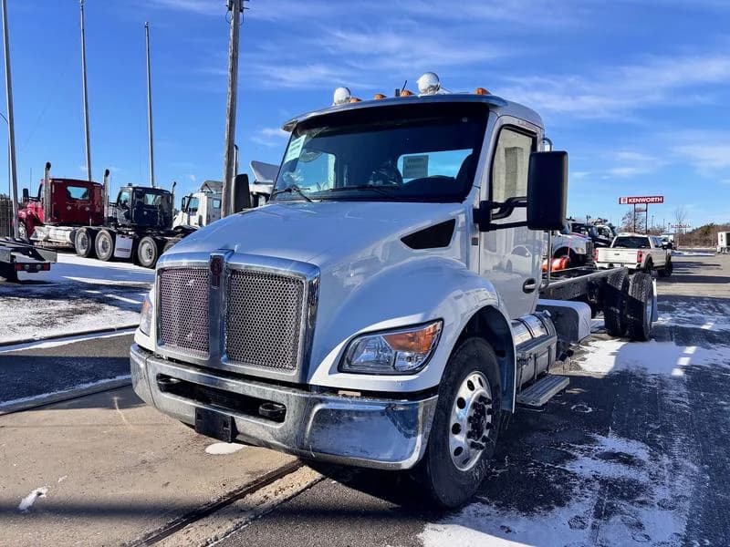 2025 Kenworth T380