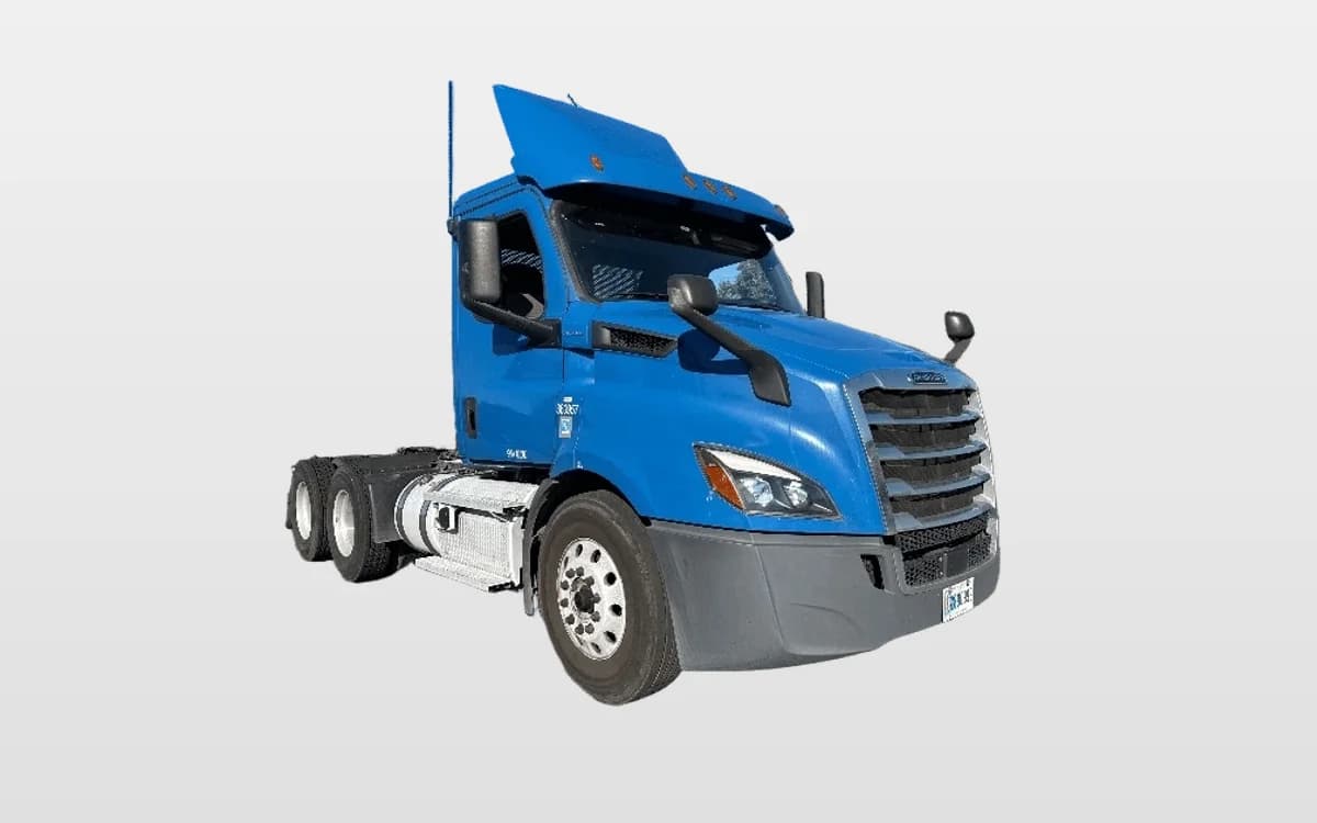 2020 Freightliner Cascadia — photo 1