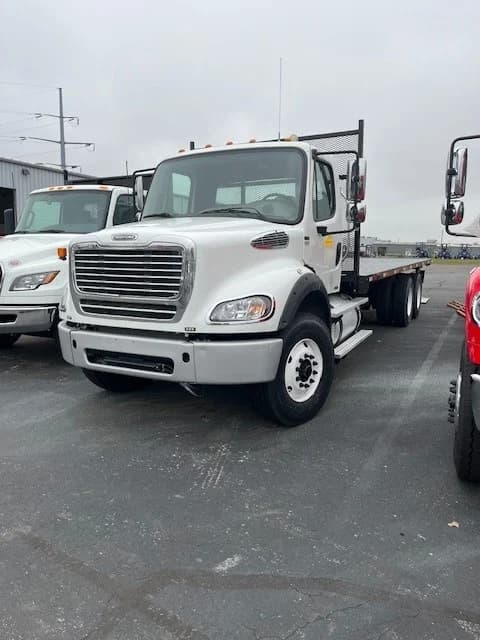 2012 Freightliner M2 106