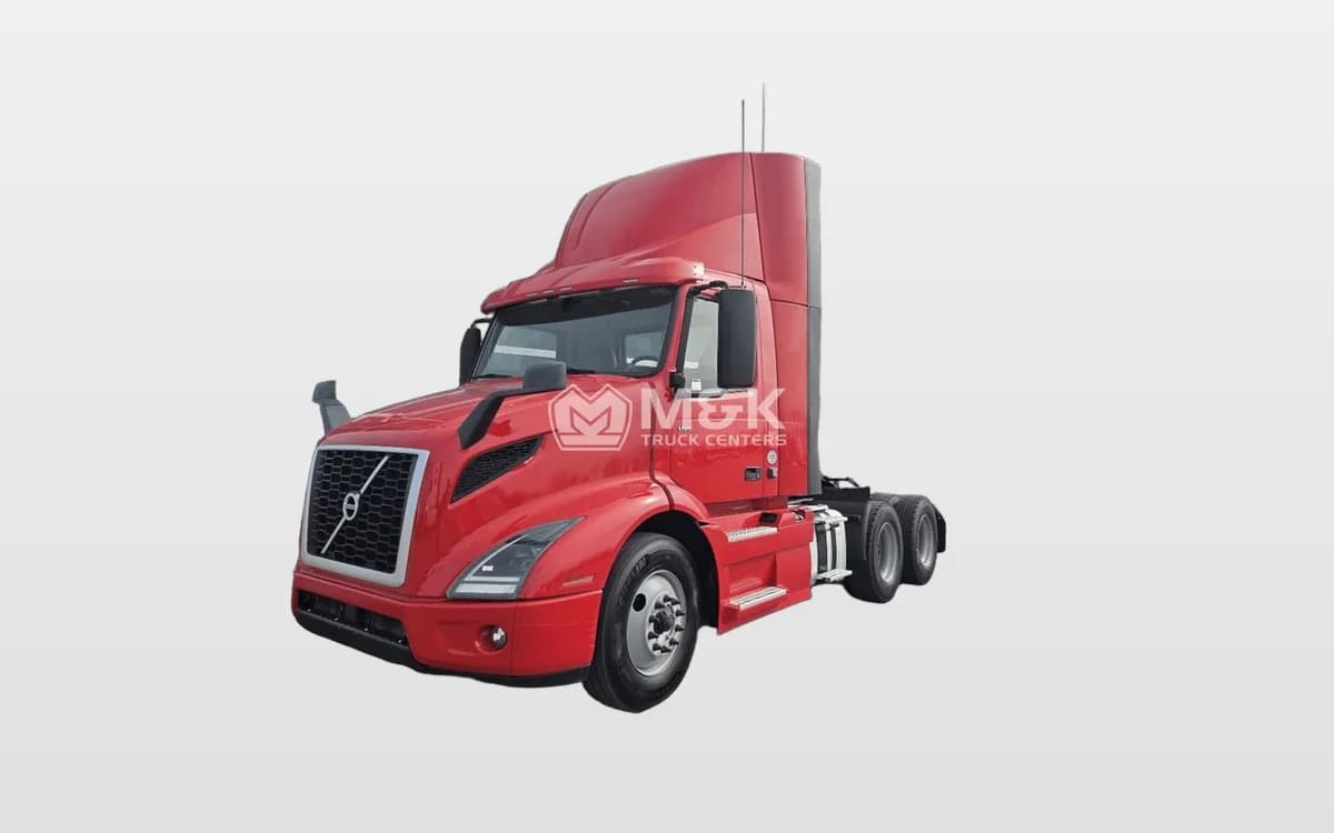 2022 Volvo VNR 640 — photo 1