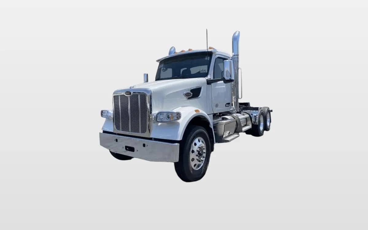 2025 Peterbilt 567 — photo 1