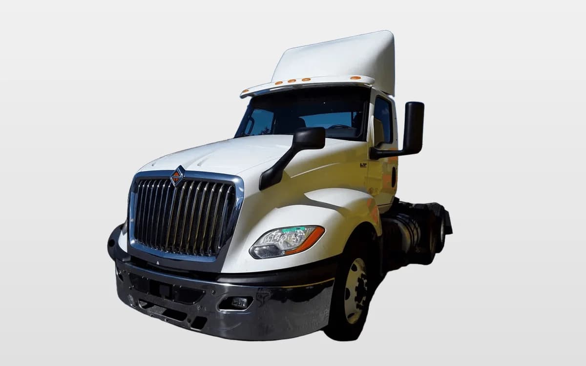 2019 International LT — photo 1