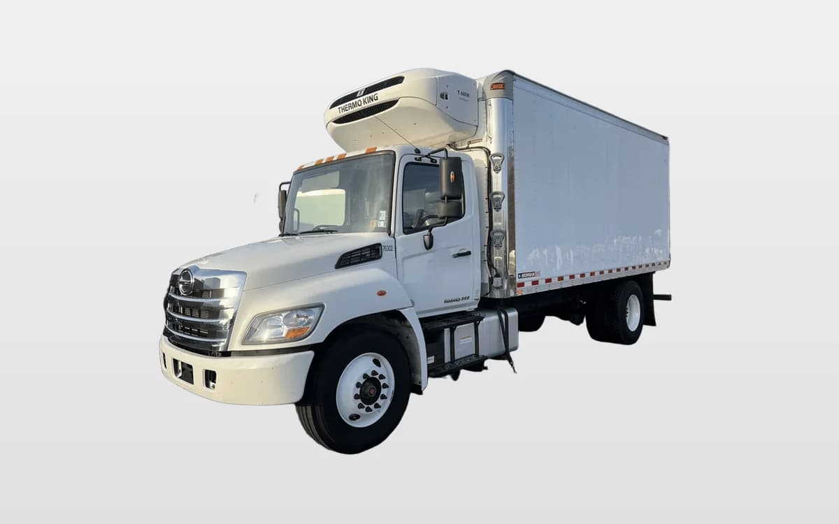 2016 Hino 268 — photo 1