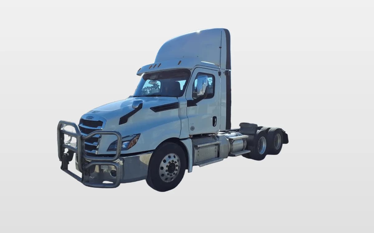 2020 Freightliner Cascadia — photo 1