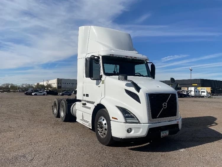 2020 Volvo VNR 640