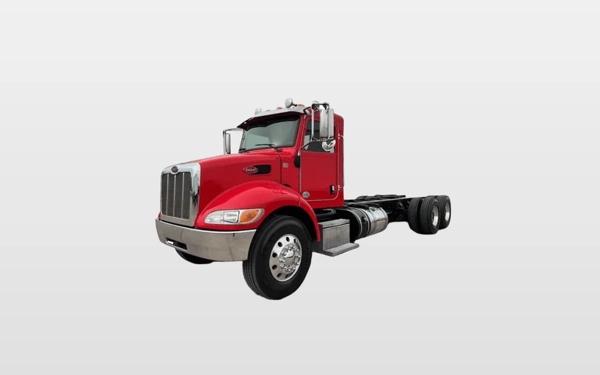 2020 Peterbilt 348 — photo 1
