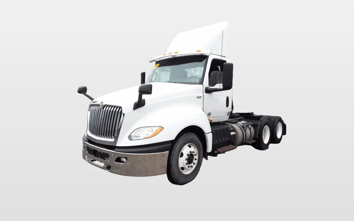 2018 International LT — photo 1