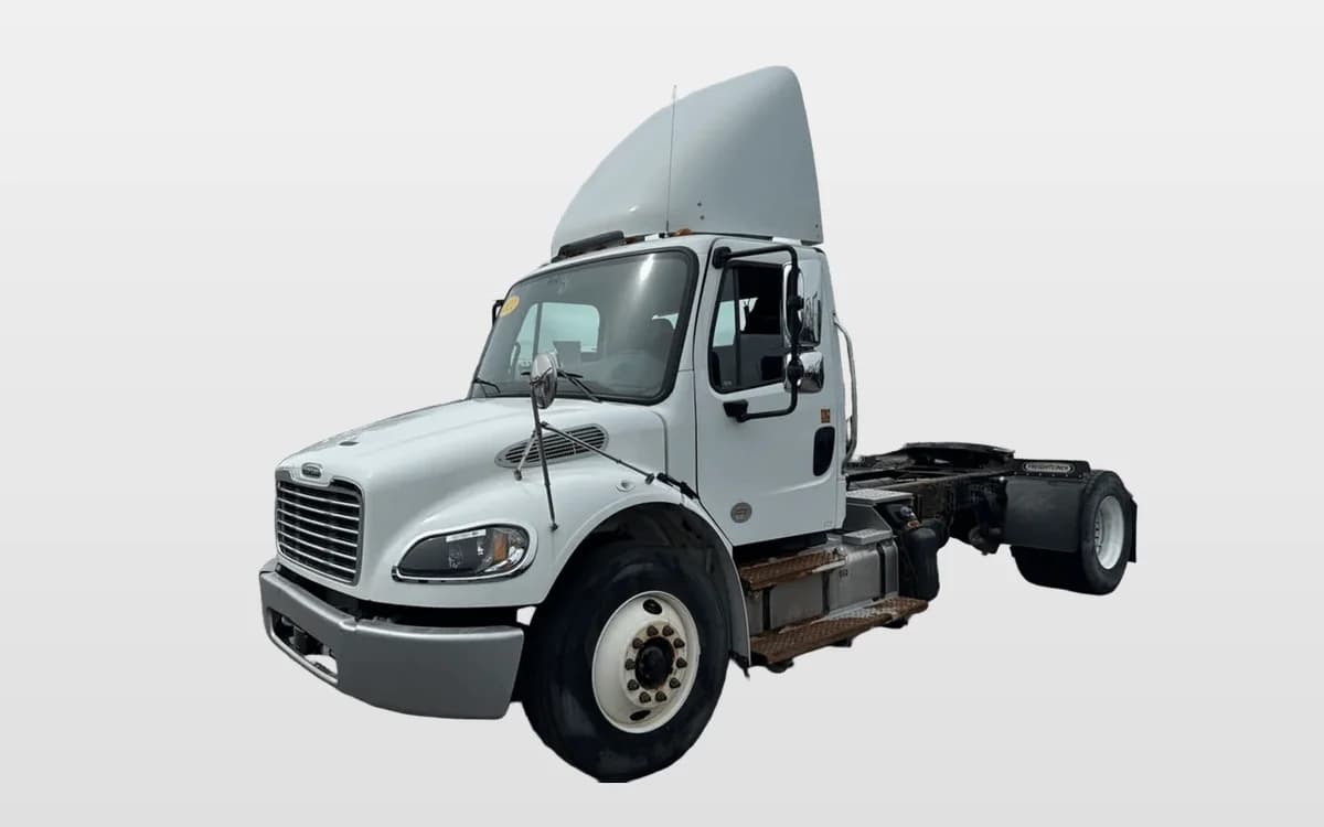 2022 Freightliner M2 106 — photo 1