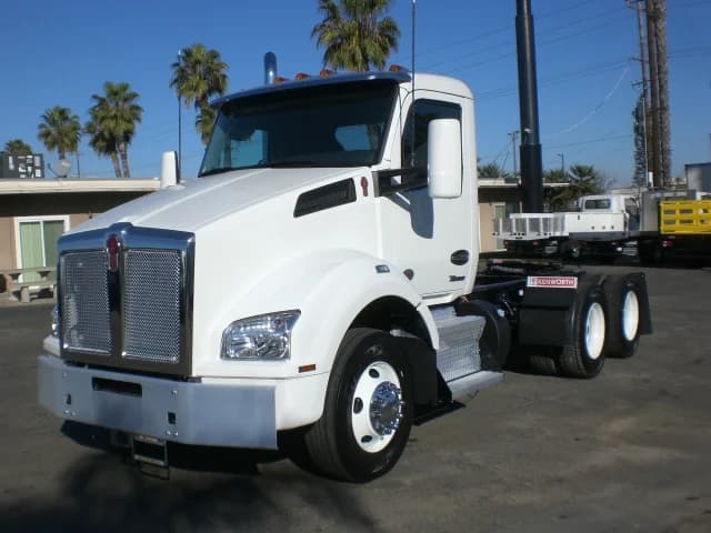 2023 Kenworth T880