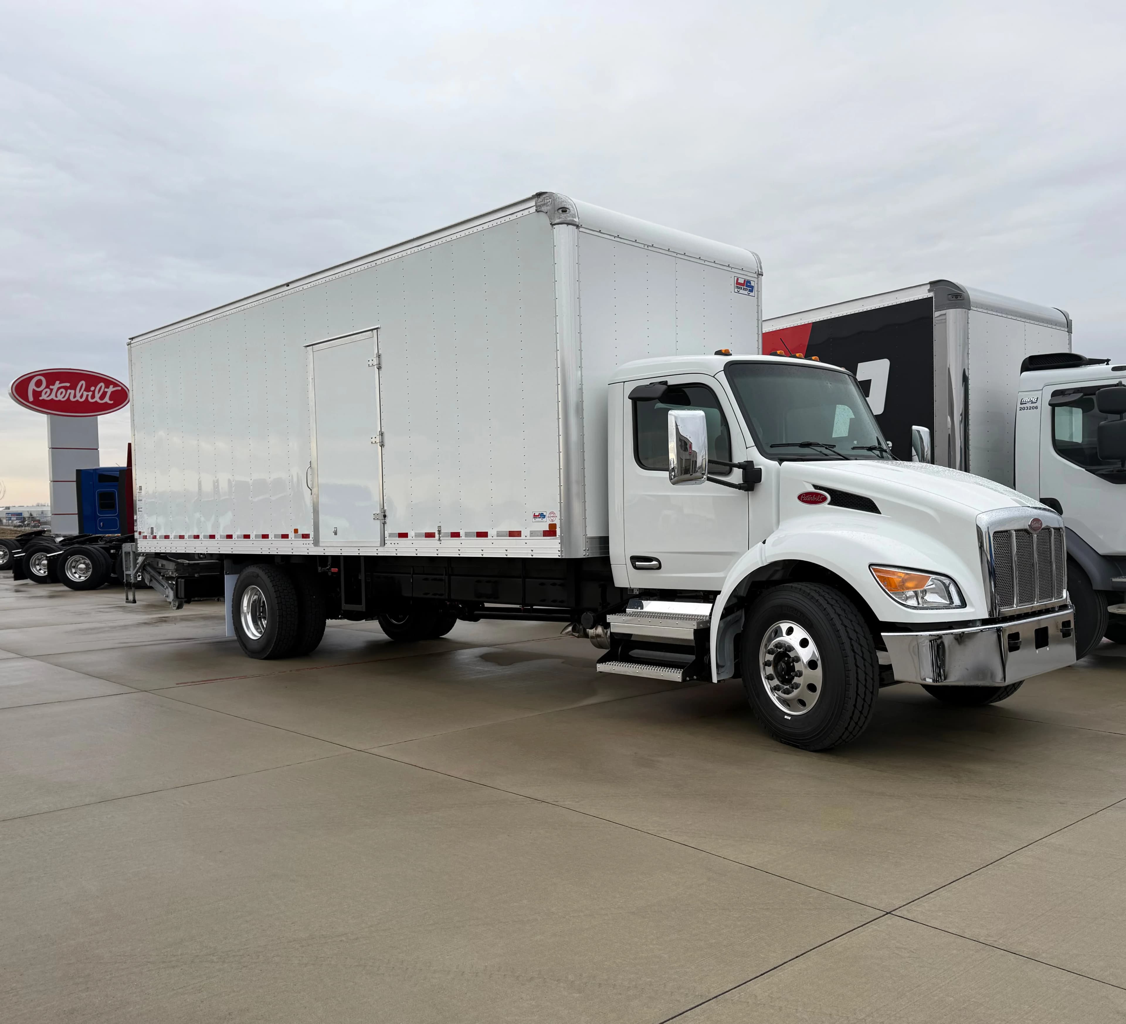 2025 Peterbilt 536