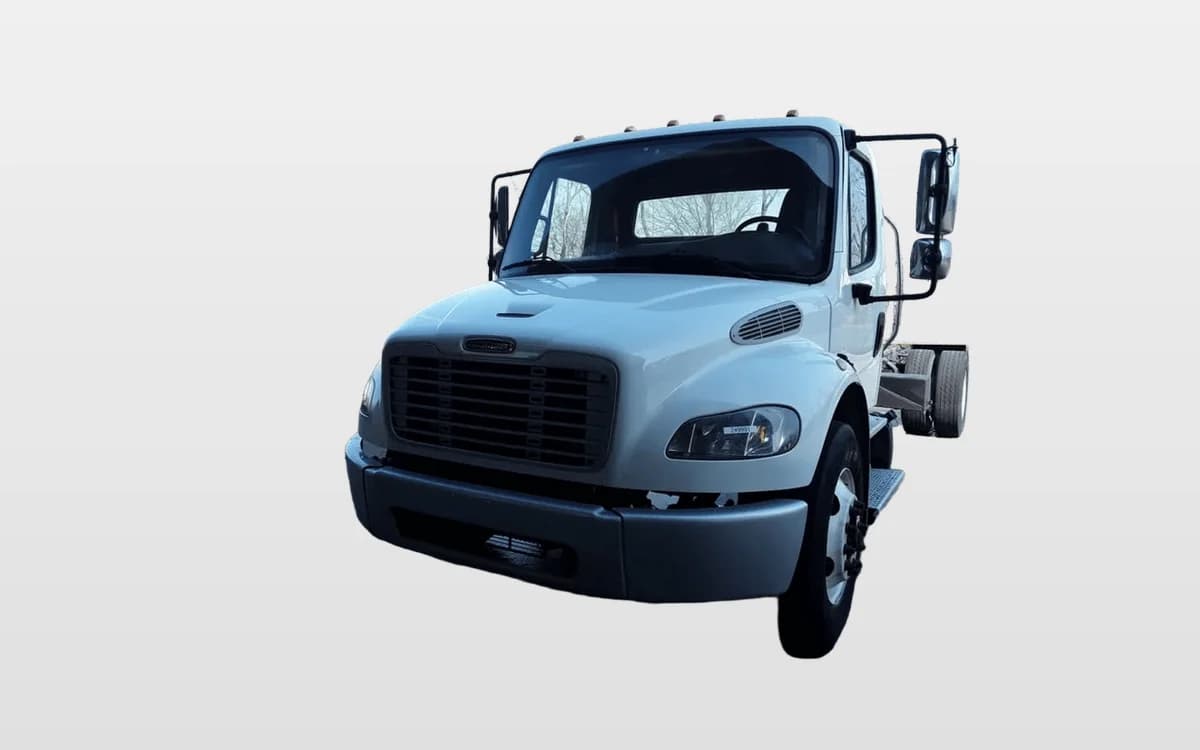 2020 Freightliner M2 106 — photo 1
