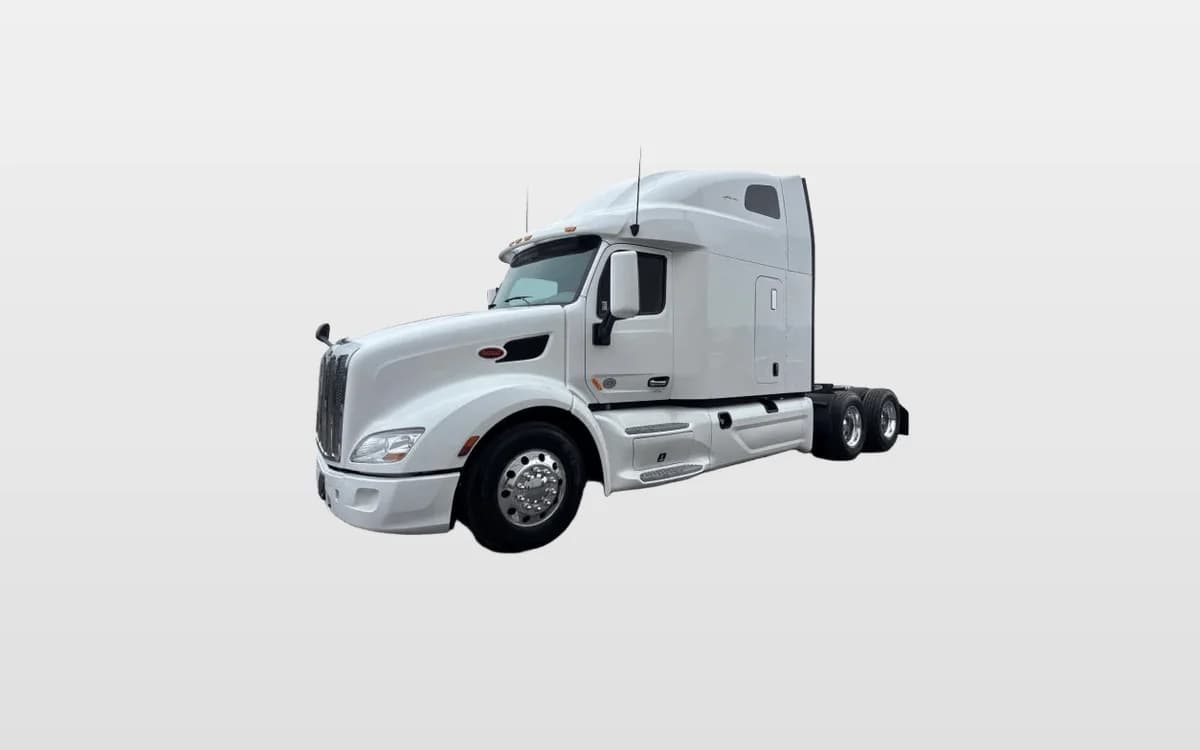 2022 Peterbilt 579 — photo 1