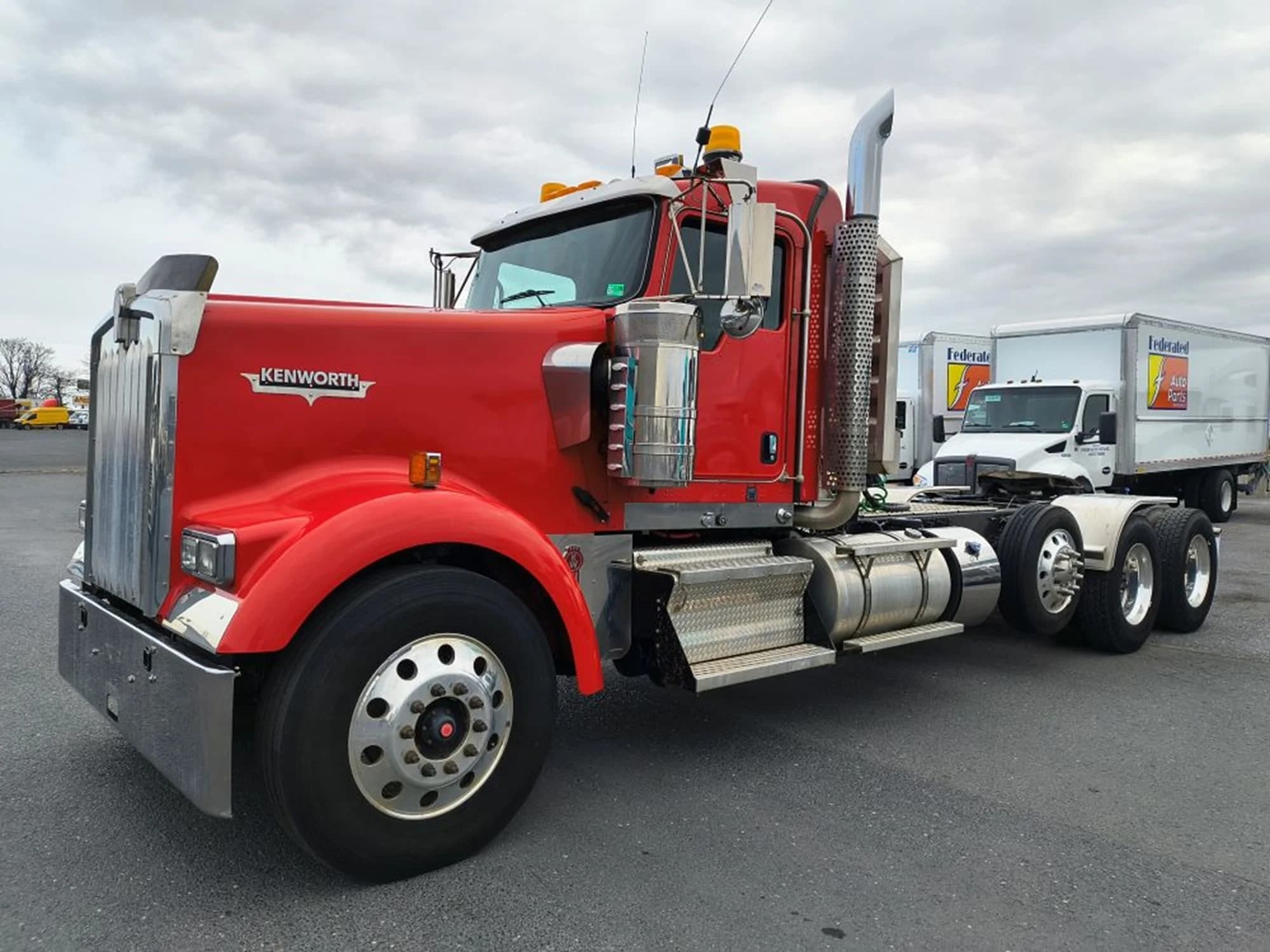 2022 Kenworth W900