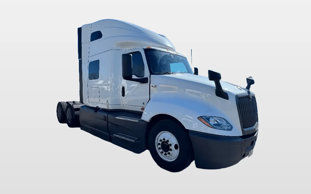 2023 International LT — photo 1