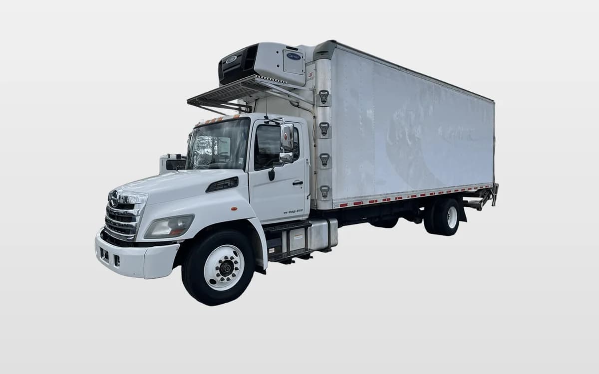 2020 Hino 268 — photo 1