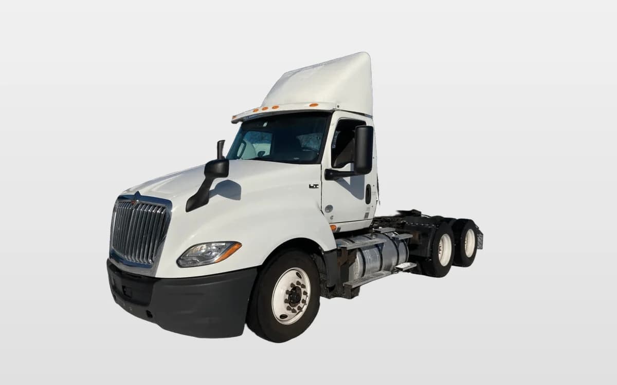 2019 International LT — photo 1