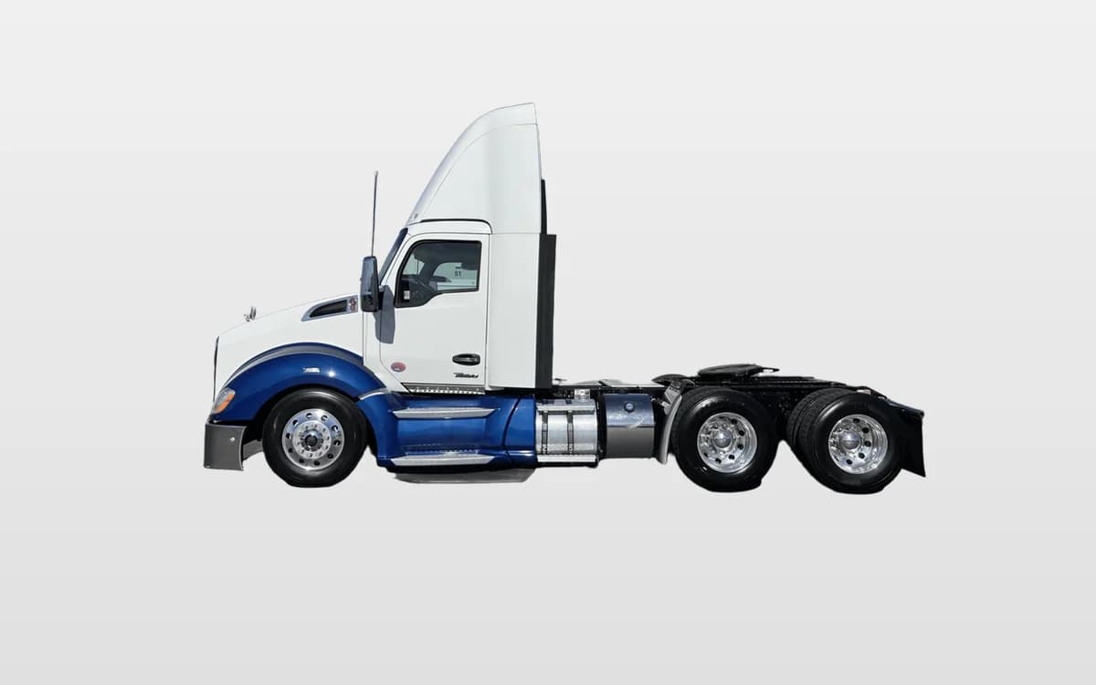 2022 Kenworth T680 — photo 1