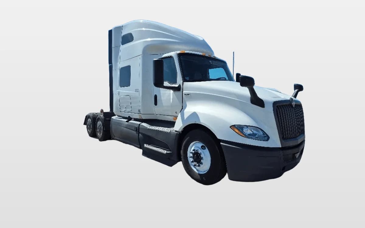 2023 International LT — photo 1