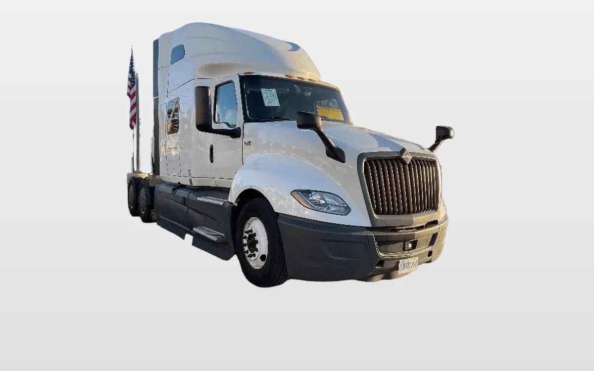 2023 International LT — photo 1